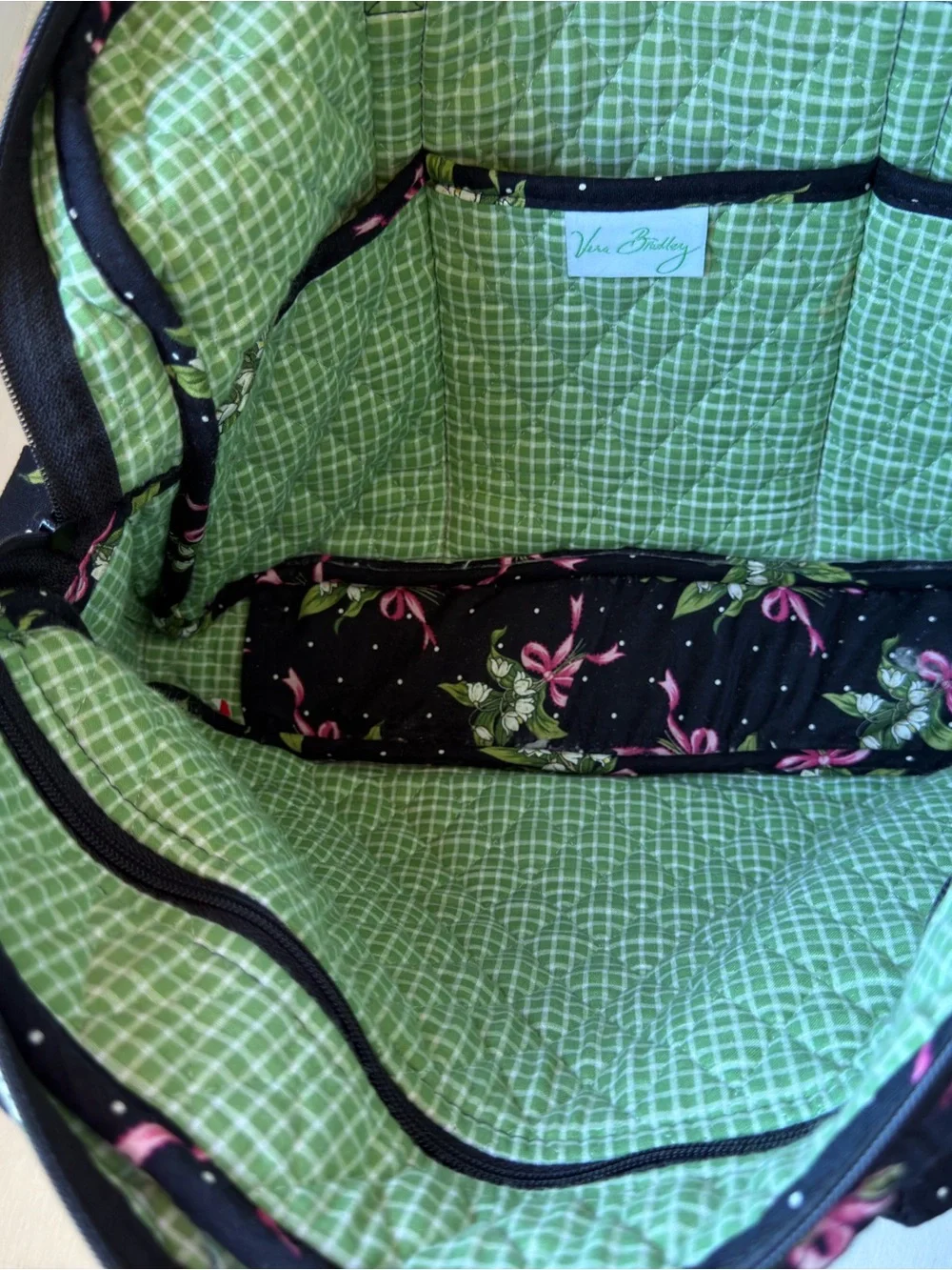 Vera Bradley Mistletoe Bow New Hope Quilted Laptop Messenger Bag Black Pink